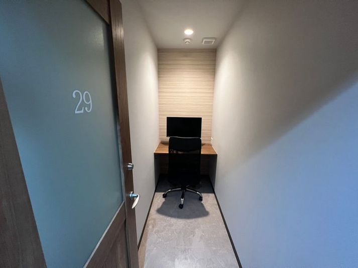 いいオフィス恵比寿 【恵比寿駅徒歩1分】1名個室（ブース29）【４階】の室内の写真