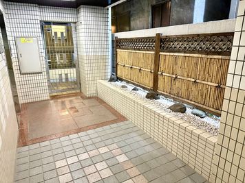 【1階エレベーターホール】 - TIME SHARING 御徒町 マツダビル4F 4Fの入口の写真