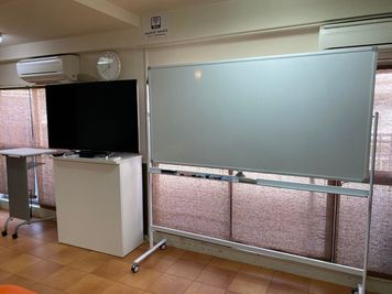 モニター、ホワイトボード - 【渋谷駅7分】スペースISIN 会議・セミナー・各種イベント・多目的スペースの室内の写真