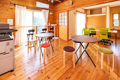 三本木シェアオフィスSunBrew（サンブリュー） キッチン付きレンタルスペース（25帖）の室内の写真