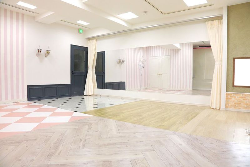 東陽町駅　徒歩２分！白いグランドピアノ常設「シンデレラスタジオ」 - シンデレラスタジオ