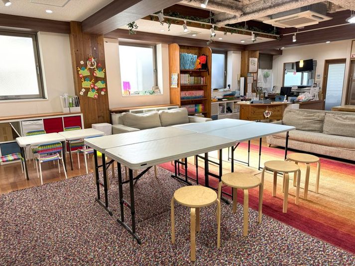 【ラウンジルーム】パーティースペース（～30名） - ウィズダムアカデミー恵比寿校