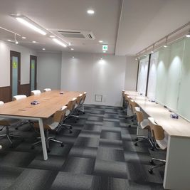 2階のコワーキングスペース - ワーキングブースKONTIME 3F-会議室③の室内の写真