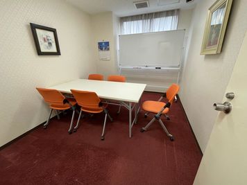 JR新宿駅南口より徒歩5分、アクセス抜群、リーズナブル！ - THビル1階Aルーム