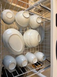 食器はシンプルな白（電子レンジ加熱可能）に統一しております。 - レンタルスペース「edel町田」 【edel町田】レンタルスペースの室内の写真