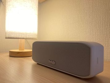【間接照明】
コードについたスイッチからON/OFFの切り替えが行えます。
部屋を暗くして落ち着いた雰囲気を演出する際にご利用ください。 - レンタルサロンエアリ 《大阪・江坂》レンタルサロンエアリの設備の写真