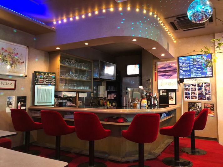 バーカウンター、ステージのある広々したレンタルスナック - ライブスナック　アンコール