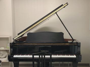 ヤマハミュージック直営教室！【五稜郭エリア】グランドピアノが練習できるお部屋です♪ - 五稜郭センター