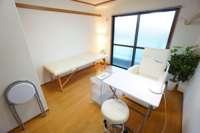 ＜日吉マルチスペース＞完全個室✨光回線Wi-Fi📶施術用ベッド/リクライニングチェア💆‍♀️💅サロン/整体/テレワーク - 【日吉ミニマルオフィス】