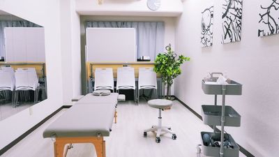 Leaf【リーフ】四条烏丸 Leaf【リーフ】四条烏丸 河原町駅徒歩3分🏙️レンタルサロンの室内の写真