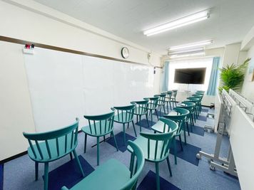 セミナー配列 - 貸し会議室みらいの室内の写真