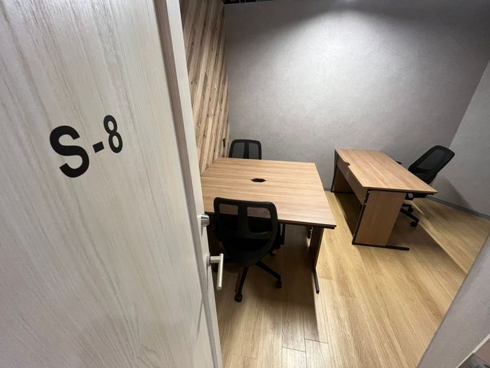 【S-8】3名個室（天井空きあり）※予約時間前は入室不可  - いいオフィス南越谷