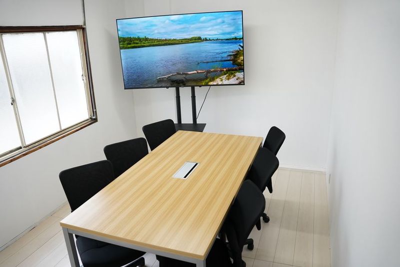 【大型モニター有】貸し会議室(~６名様) - コワーキングスペースBE-EN
