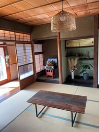 日当たり良好です。 - 築130年の古民家。和室に合う撮影会やコーポレート撮影に最適。 築130年の自然光が入る古民家。内容が綺麗な撮影スペース。の室内の写真