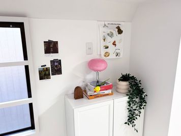 スタジオ内の小物類も全て利用可能です👓 - 5801 Studio 全方向映えスポット♡ 韓国風フォトスタジオの室内の写真