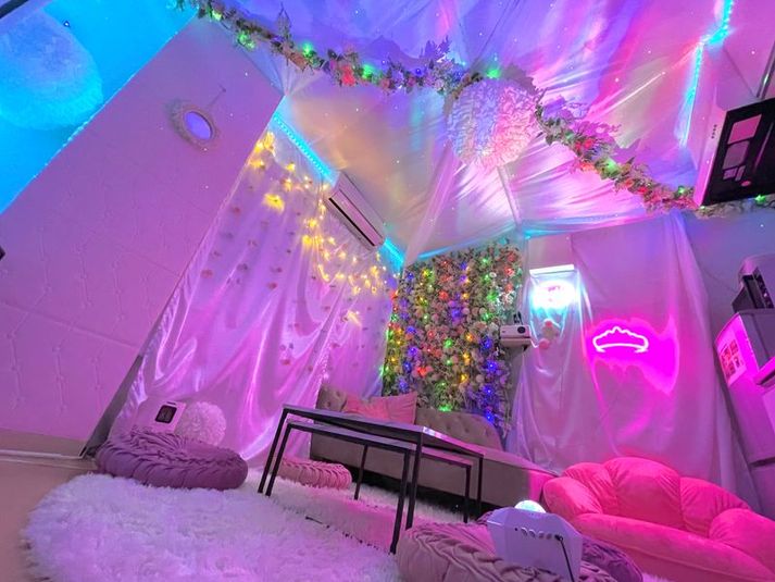 お花とLEDの幻想的空間🌸パーティー🎉お家デート💕撮影📸 - famispe上野2nd