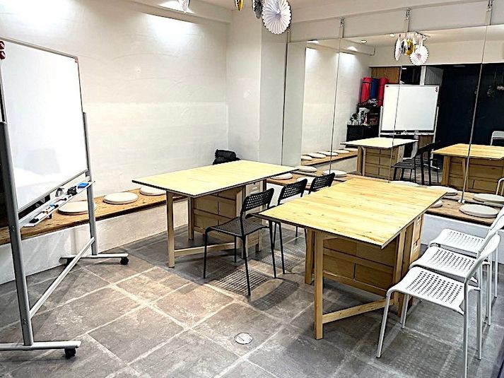 【地域最安値❗1500 -> 777円】セミナー会議室 - JK Studio 三宮 ウエストモンドビルB1