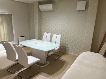 ☆承認前に同意書(WEB)が必要です☆『川口市東口徒歩10分圏内/完全個室/清潔な室内』セラピストとお客様に心地よい空間を - シェアサロン　アクアウィズ川口