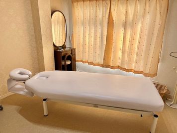 サロンA室内画像 - シェアサロン　アクアウィズ川口 サロンAB(2部屋)の室内の写真