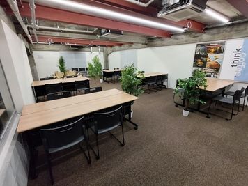 神田SDGsコネクション：KANGA 3F_貸セミナースペースの室内の写真