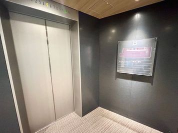 【8階エレベーターホール】 - エキスパートオフィス横浜 【閉店】501の外観の写真