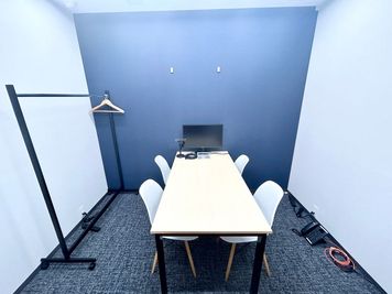 【モニターやWEBカメラは無料でご利用いただけます！】 - エキスパートオフィス横浜 221の室内の写真