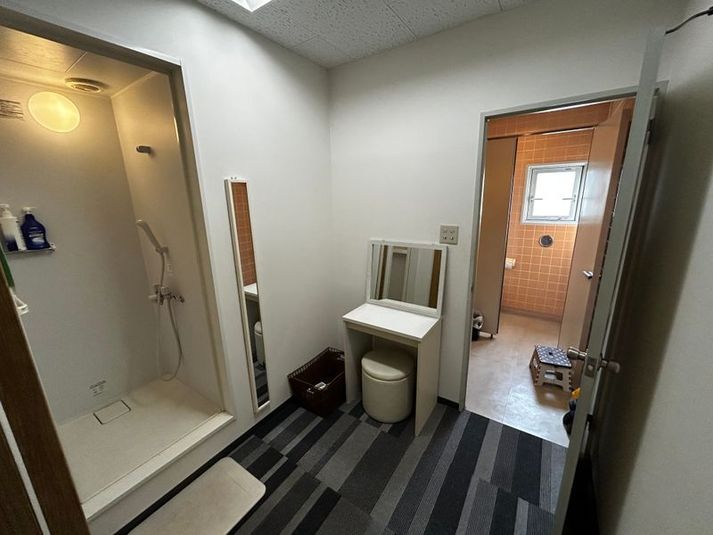 人工芝の室内フィールド - ウィンゲートトレーニングセンター