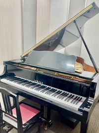 C3X - イオンスタイル松山 ピアノ・エレクトーン部屋Room2教室の室内の写真