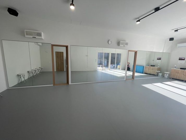 ダンススタジオ「Li’a dance studio」 レンタルスタジオの室内の写真