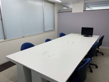 レンタル会議室（6~10名　半個室）　即日ご利用可能、熊谷駅から徒歩3分の好立地、会議・打ち合わせ・面接・講座・勉強会 - 熊谷オフィス
