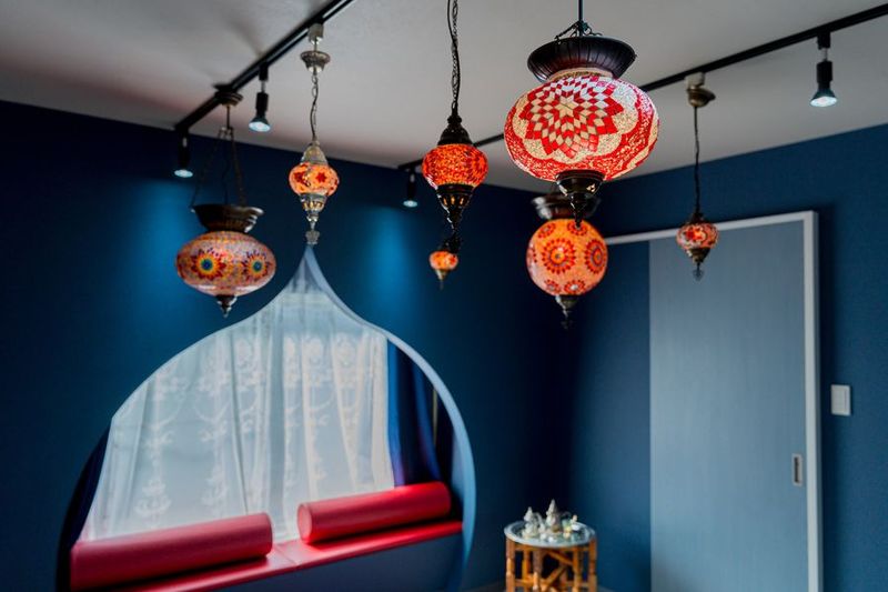 ファンタジースペース＆ギャラリー「本と魔法」アラベスクの部屋 - 本と魔法