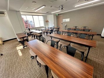 【レイアウトは自由に変えていただけます※要原状復帰】 - TIME SHARING渋谷ワールド宇田川ビル【無料WiFi】 7F 会議室 Aの室内の写真