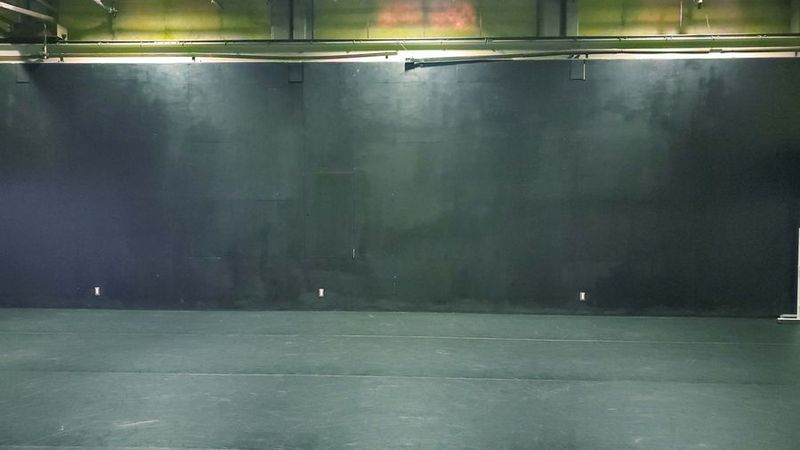 レンタルスタジオ・稽古場・多目的スペース - KOMO BASE