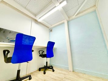個室ブースA - WorkWork　 複合型コワーキングスペース・レンタルスペース・シェアオフィスの室内の写真