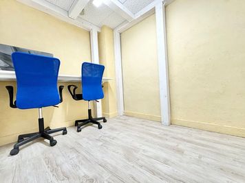 個室ブースB - WorkWork　 複合型コワーキングスペース・レンタルスペース・シェアオフィスの室内の写真