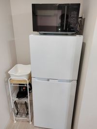 冷凍庫付き冷凍庫&電子レンジ(温め機能のみ) - Base Space As 24時間利用可能！各線鶴橋駅徒歩3分内の北欧風お家スペースの室内の写真