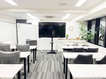 【松屋銀座の近く】21名着席/オフサイトMTG・研修・懇親会に最適/飲食OK/オシャレ＆カジュアル/夜22時まで利用OK - ウィズスクエア・GLOXIA銀座店