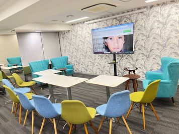 【松屋銀座の近く】15名着席/オフサイトMTG・イベント・研修に最適/飲食・アルコール持込OK/オシャレ＆カジュアルな雰囲気 - ウィズスクエア・GLOXIA銀座店