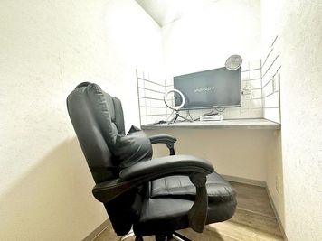 フォーカスオン本町駅　駅近　 【フォーカスオン本町店③号室】完全個室・防音仕様・24Ｈの室内の写真