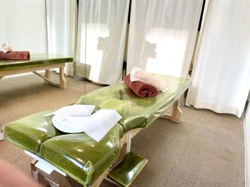 施術スペース - minoriba_南青山骨董通り店 レンタルサロン　オープンスペースの室内の写真