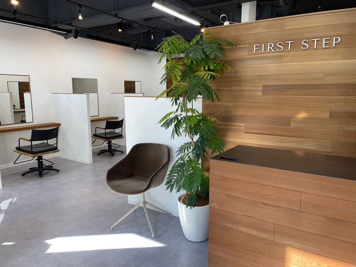 FIRST STEP 表参道店 - カプリ北青山