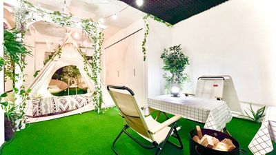 テントの入り口は開け閉め可能です⛺️赤ちゃんスペース、着替え、一休み◎ - 【湯島天神１分/不忍池徒歩６分】きゃんスペ湯島🎪 【きゃんスペ湯島】デート/おうちBBQ/たこパ/親睦会/歓送迎会の室内の写真