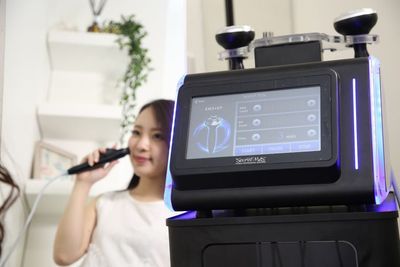 リピーター多数！！！
1台でなんと13役！本格痩身からリラクや頭皮スカルプケア、多機能フェイシャルマシンとしても利用出来るマシンもご用意可能！【有料オプション】 - レンタル・シェアサロン：たつみ堂 備品全て無料【リフレ ネイル エステ  よもぎ蒸しパーソナル 】の設備の写真