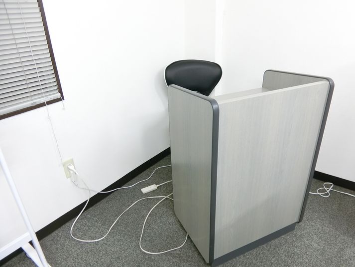 4階401号室17人貸会議室【最大17名(16席＋演台)30㎡】 - 淀屋橋セミナーセンター