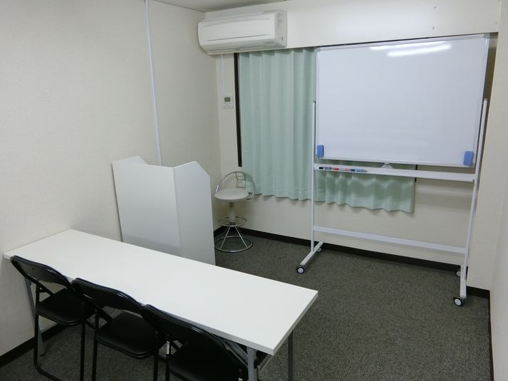 【最大13名22㎡】11人貸会議室6階609号室 - 淀屋橋セミナーセンター