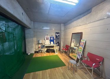 観覧席 - スポーツ施設「DBA」 野球室内練習場「DBA」の室内の写真
