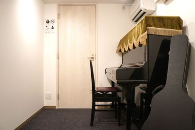 室内側出入口部 - REVOスタジオ（株式会社カタチ創庫） REVOスタジオの室内の写真