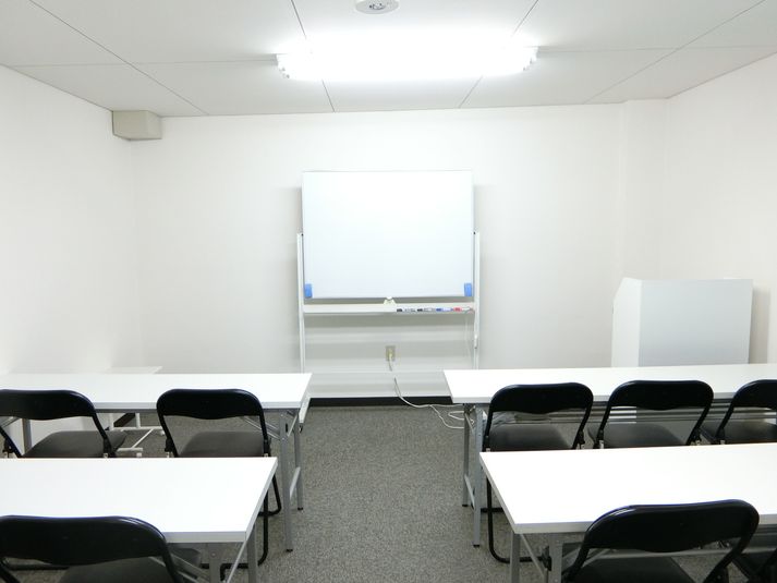 【最大11名22㎡】11人貸会議室6階602号室 - 淀屋橋セミナーセンター