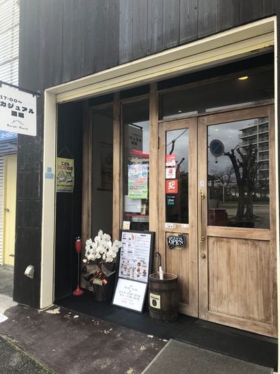 バーガーハウス2階スタジオ　有線スピーカー・鏡付き - バーガーハウス2階スタジオ