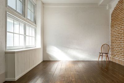 漆喰壁の幅は3.6m - 神楽坂スタジオ レンタル撮影スタジオの室内の写真
